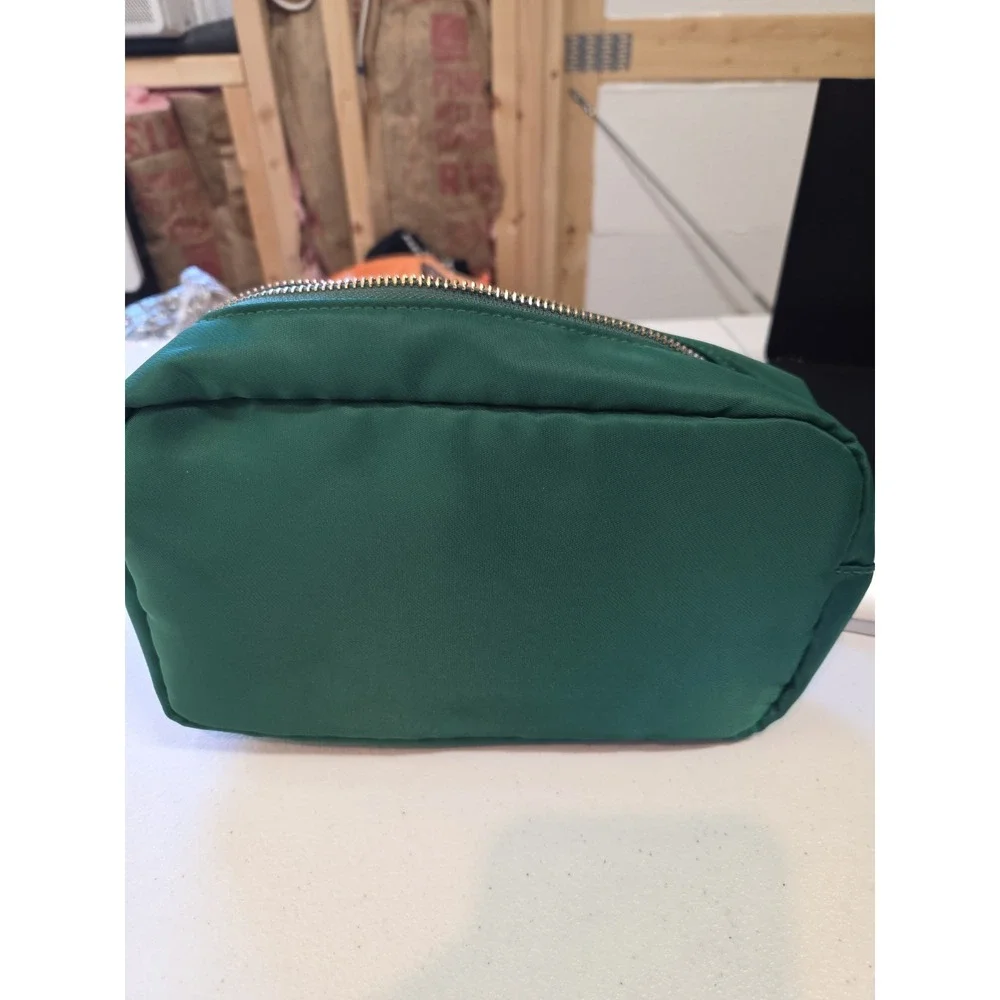 The Unbranded Brand color deep